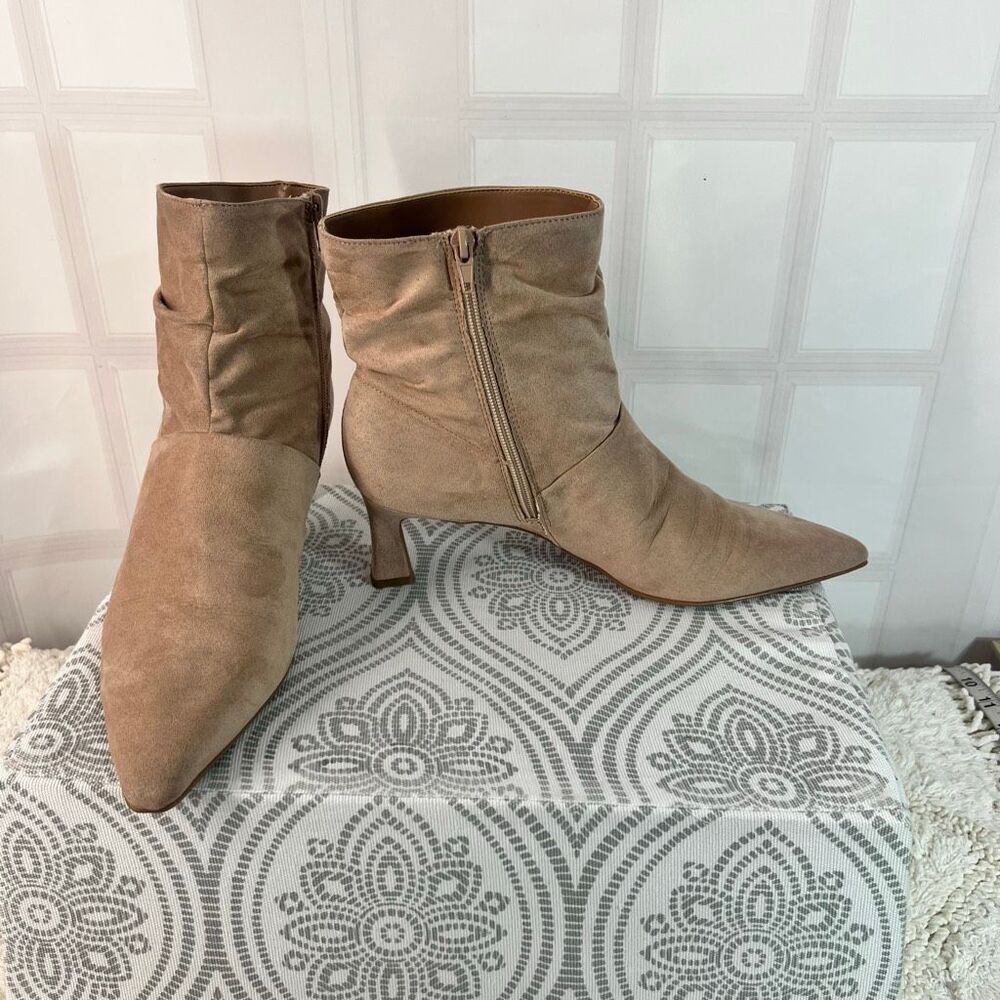 Naturalizer Warm Taupe Tribute Slouchy Pointed Toe Heeled Ankle Bootie Size 11